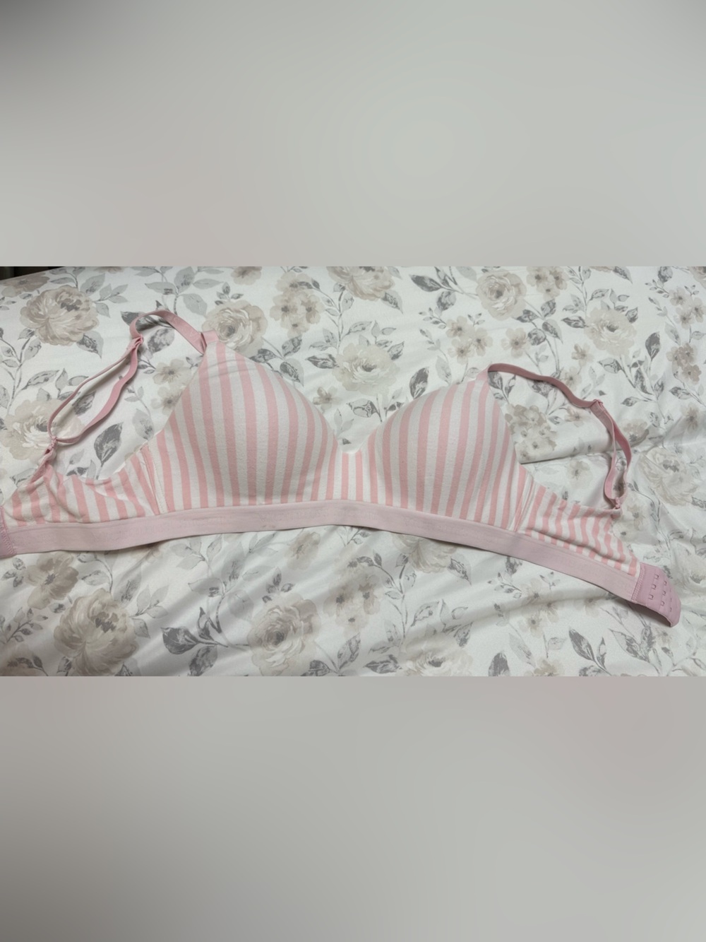 Victoria’s Secret T-Shirt lightly lined wireless bra pink stripes 34D
